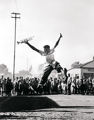Lot 6 - Alf Kumalo (South Africa 1930-2012)