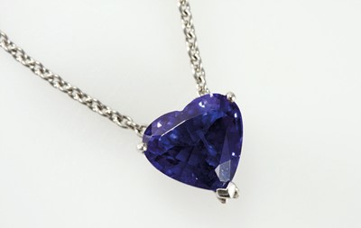Lot 18 - 18ct white gold heart-shaped tanzanite pendant
