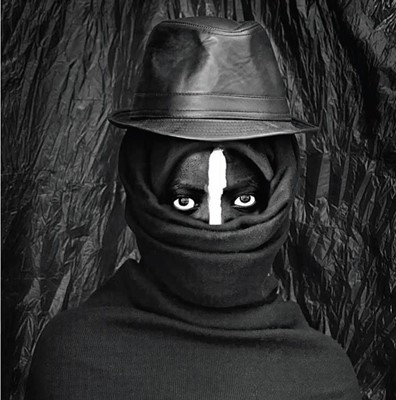 Lot 31 - Zanele Muholi (South Africa 1972-)