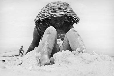 Lot 9 - Lindeka Qampi (South Africa 1969-)